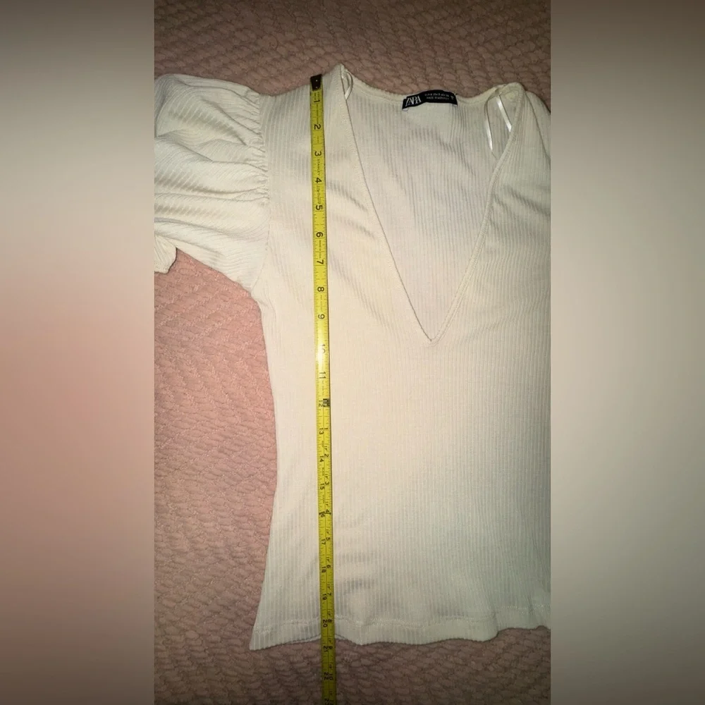 Zara beige/stone puff sleeve ribbed stretch tshirt size S